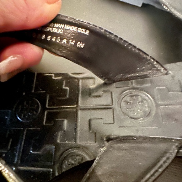 Tory Burch Patent Leather Flip Flops - Picture 2 of 2